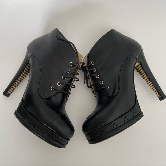 Chanel Black Leather CC Cap Toe Lace Up Platform Ankle Boots - Picture 5 of 16